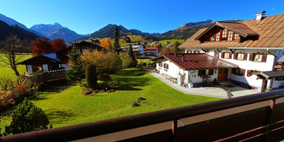 Hotels und Ferienwohnungen im Oberallgäu - Verpflegung: Frühstücksbuffet - Vorarlberg - Aussichten genießen!!! Fast alle Balkone mit Süd-West Sonne und herrlicher Aussicht.  - Gatterhof