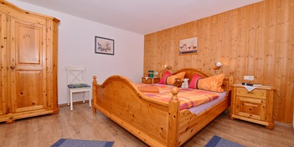 Hotels und Ferienwohnungen im Oberallgäu - Ferienwohnung 1 
Schlafzimmer 1 - Haus Meinecke - Ferienwohnungen in Bad Hindelang im Allgäu