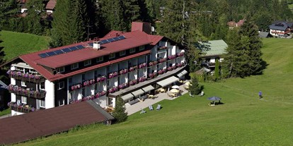 Hotels und Ferienwohnungen im Oberallgäu - Parken & Anreise: Motorrad-Unterstellraum - Österreich - Hotels im Kleinwalsertal - Montana in Riezlern - Hotel Montana in Riezlern im Kleinwalsertal