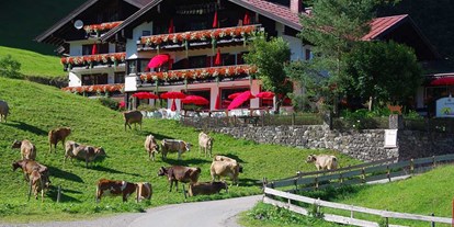 Hotels und Ferienwohnungen im Oberallgäu - Parken & Anreise: Motorrad-Unterstellraum - Oberstdorf - Mitten in den Bergen- Natur pur!  - Alpengasthof-Hotel Schwand