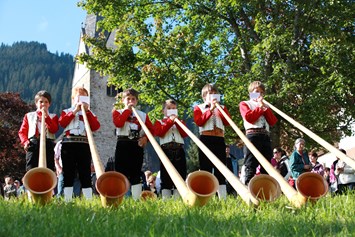 Veranstaltungen im Oberallgäu: Alphorntage mit Alphornfestival im Kleinwalsertal - Alphorntage mit Alphornfestival im Kleinwalsertal 2024