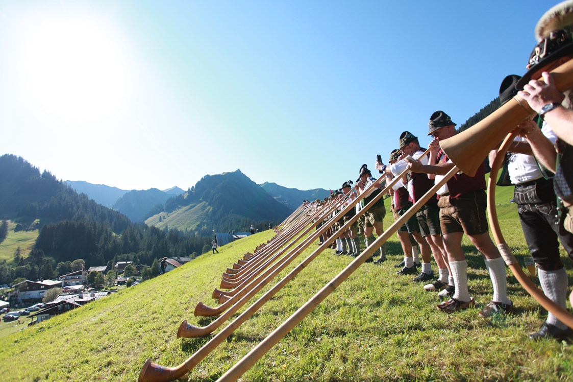 Veranstaltungen im Oberallgäu: Alphorntage mit Alphornfestival im Kleinwalsertal - Alphorntage mit Alphornfestival im Kleinwalsertal 2024