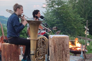 Veranstaltungen im Oberallgäu: Hedwig Roth und Johannes Bär ein Abend voller Jodelflow - Kultur am Gleis präsentiert einen Abend voller "Jodelflow" 