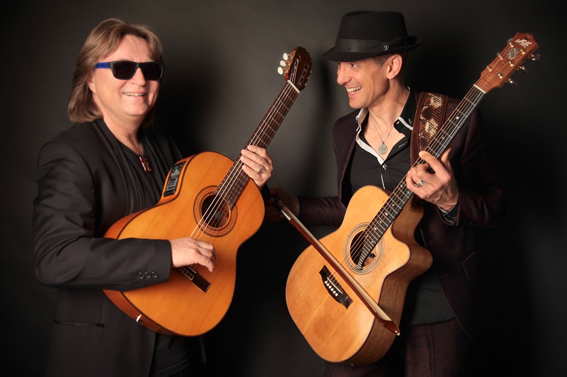 Veranstaltungen im Oberallgäu: Magic acoustic Guitars in der Kulturwerkstatt Sonthofen - Kulturwerkstatt präsentiert: Magic acoustic Guitars