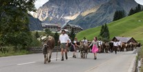 Hotels und Ferienwohnungen im Oberallgäu - Kategorien: Viehscheid - Viehscheid im Kleinwalsertal  - Viehscheid 2024 im Kleinwalsertal *