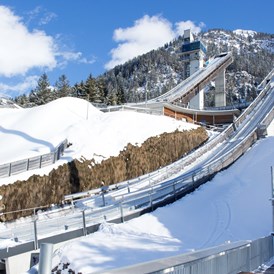 Veranstaltungen im Oberallgäu: TWO NIGHTS TOUR - FIS Weltcup - Skispringen der Damen in Oberstdorf - TWO NIGHTS TOUR der Frauen - Skisprung Weltcup
