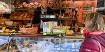Hotels und Ferienwohnungen im Oberallgäu - Parken & Anreise: Anreise mit ÖPNV möglich - Blaichach - Wochenmarkt in Blaichach - Wochenmarkt in Blaichach