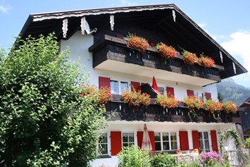 Unterkunft im Allgäu: Gästehaus Alpin - Ferienwohnungen in Oberstdorf im Allgäu - Gästehaus Alpin - 4-Sterne Ferienwohnungen im Allgäu