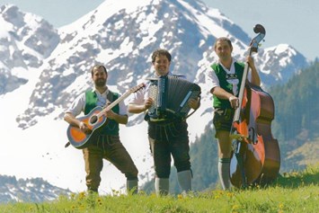Veranstaltungen im Oberallgäu: 75 Jahre D'Dörfler Bolsterlang - Fest zum Vereinsjubiläum - Trio Rotspitz Buebe - 75 Jahre D'Dörfler Bolsterlang - Fest zum Vereinsjubiläum