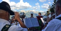 Hotels und Ferienwohnungen im Oberallgäu - Wetter: bei schönem Wetter - Musik am Horn in Bad Hindelang im Allgäu - Musik am Horn 2024 präsentiert Rock am Horn mit "Major 7" 