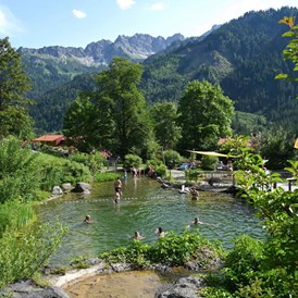 Erlebnisse im Oberallgäu: Naturbad Prinze Gumpe in Hinterstein im Allgä - Naturbad Prinze Gumpe in Bad HIndelang - Hinterstein im Allgäu 