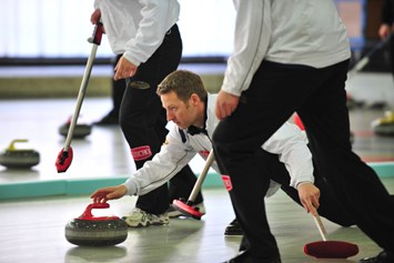Erlebnisse im Oberallgäu: Curling für Jedermann und Jedefrau