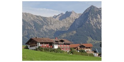 Hotels und Ferienwohnungen im Oberallgäu - Ausstattung: Parkplatz - Obermaiselstein - Landhaus Besler